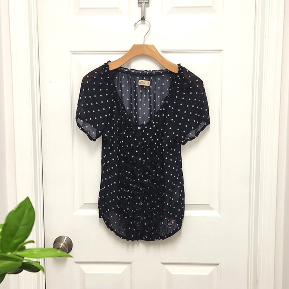 7|$30 Hollister top size medium
